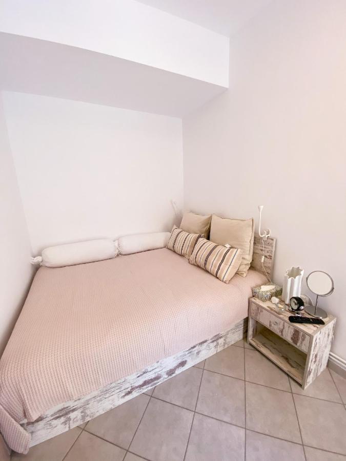A Wonderful Apartment In Front Of The Sea! Peraia  Exterior photo
